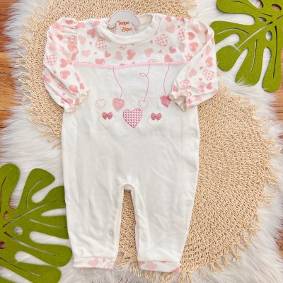 Macacão Malha Trape Zape - Corações de Ventrículos - Off White e Rose 